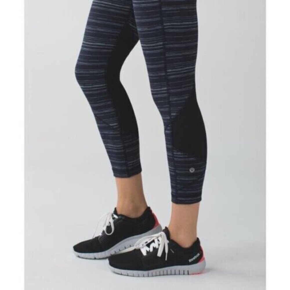 LULULEMON Pace Rival Crop Leggings Cyber Stripe Naval Blue Black Womens Size 4 - Picture 3 of 12